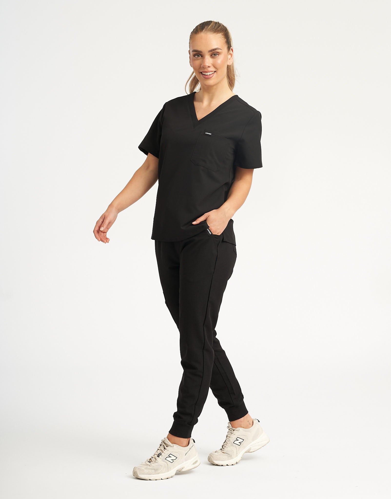 Essential One Pocket V Neck Scrub Top - Black